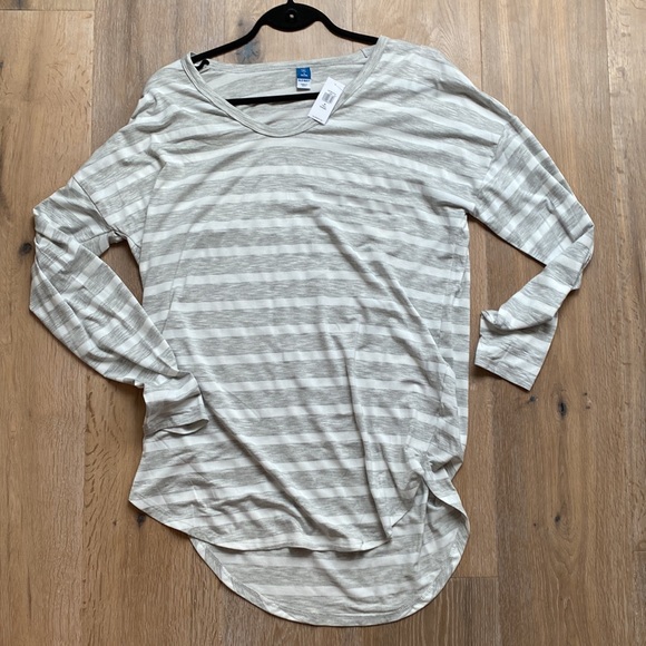 NWT Old Navy women’s luxe long sleeve shirt size M tall. Grey white mix - Picture 4 of 4